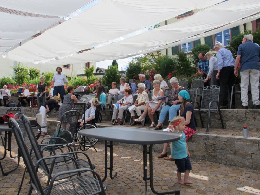 ../previews/002-Kirchenwinkelfest mit Openair Gottesdienst 06.JPG.medium.jpeg