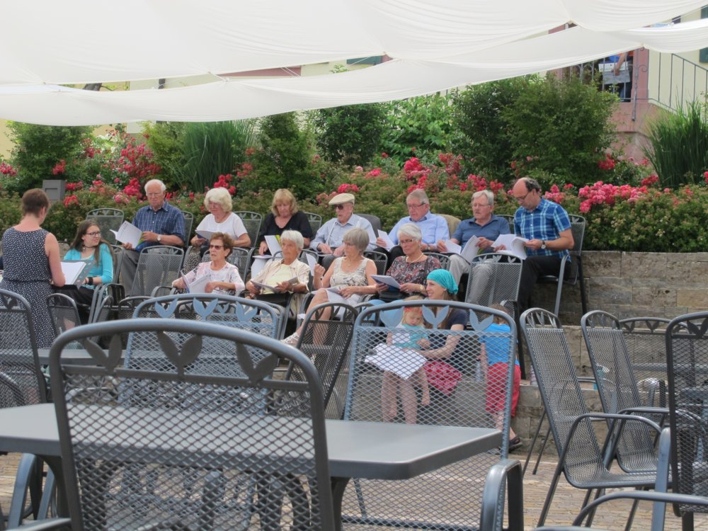 ../previews/008-Kirchenwinkelfest mit Openair Gottesdienst 14.JPG.medium.jpeg