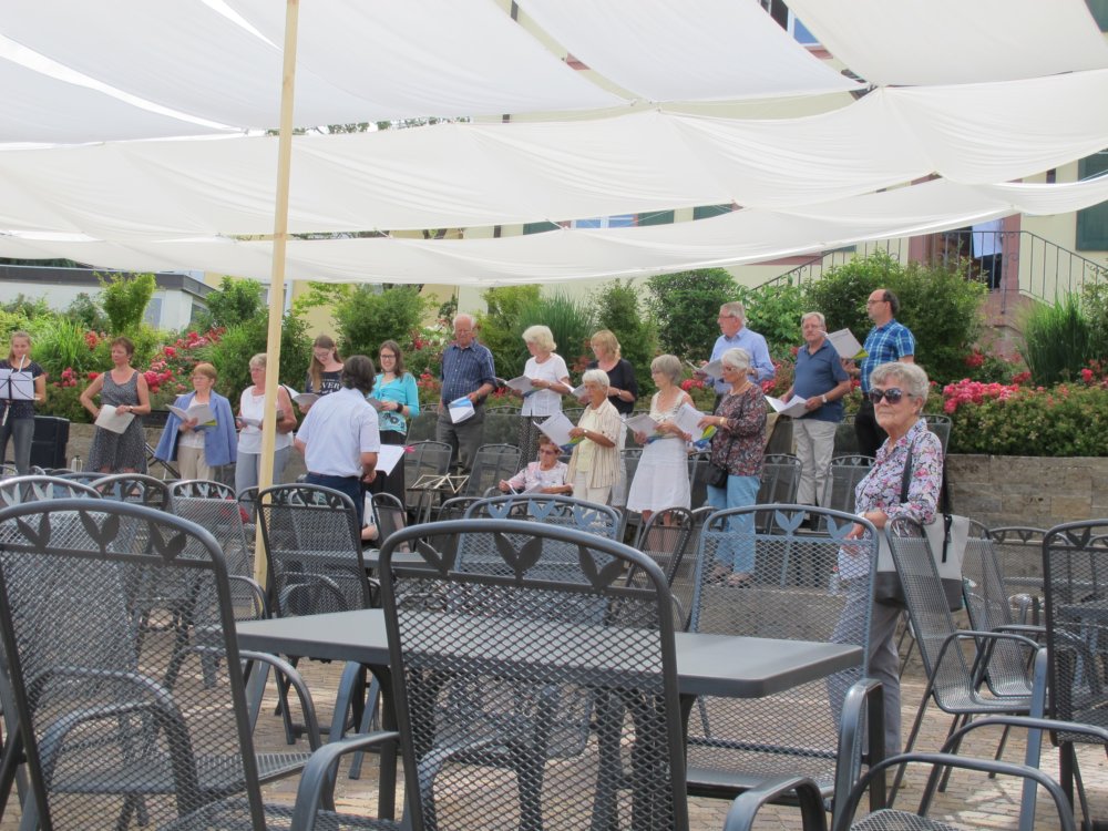 ../previews/015-Kirchenwinkelfest mit Openair Gottesdienst 23.JPG.medium.jpeg