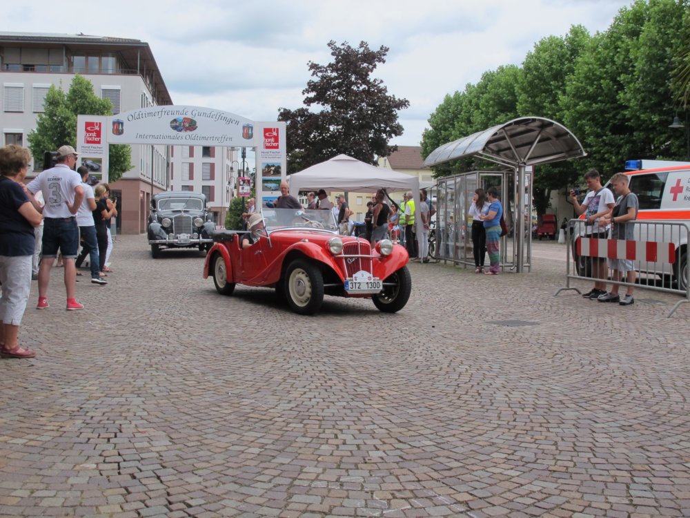 ../previews/006-Oldtimertreffen 39.JPG.medium.jpeg