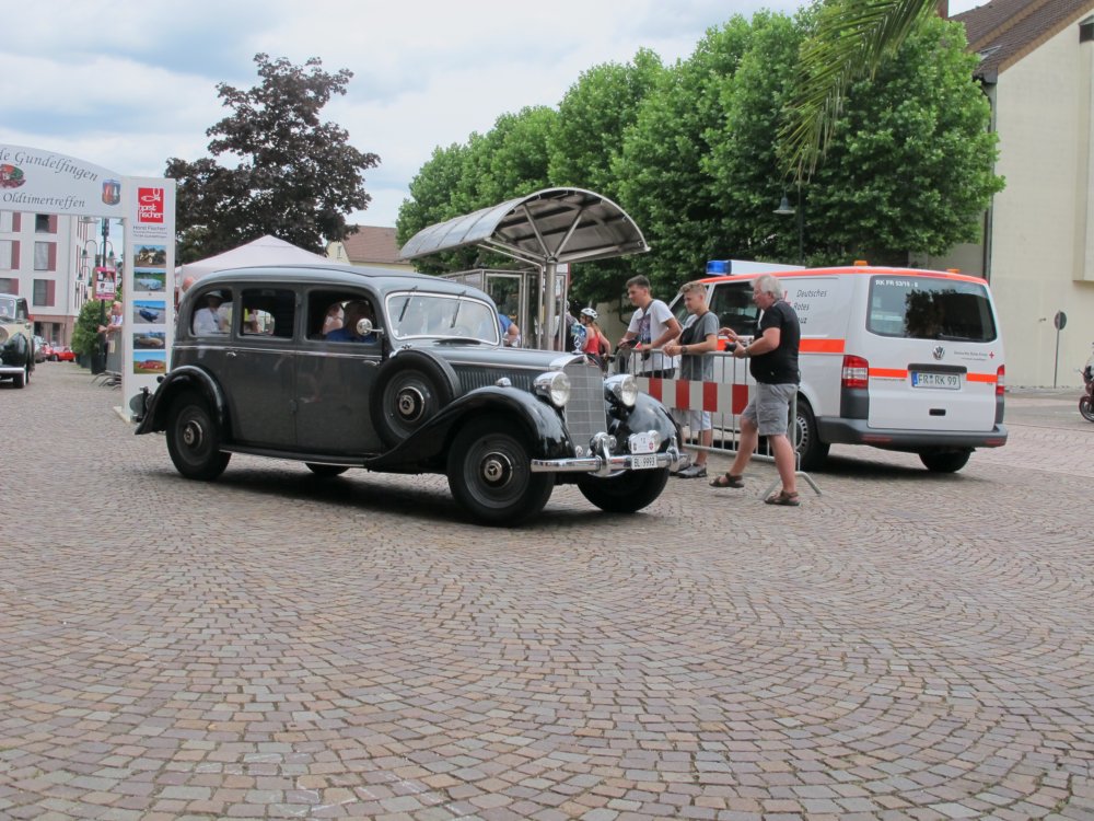 ../previews/007-Oldtimertreffen 40.JPG.medium.jpeg