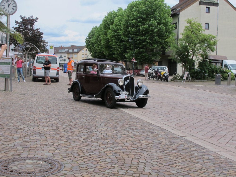 ../previews/030-Oldtimertreffen 63.JPG.medium.jpeg