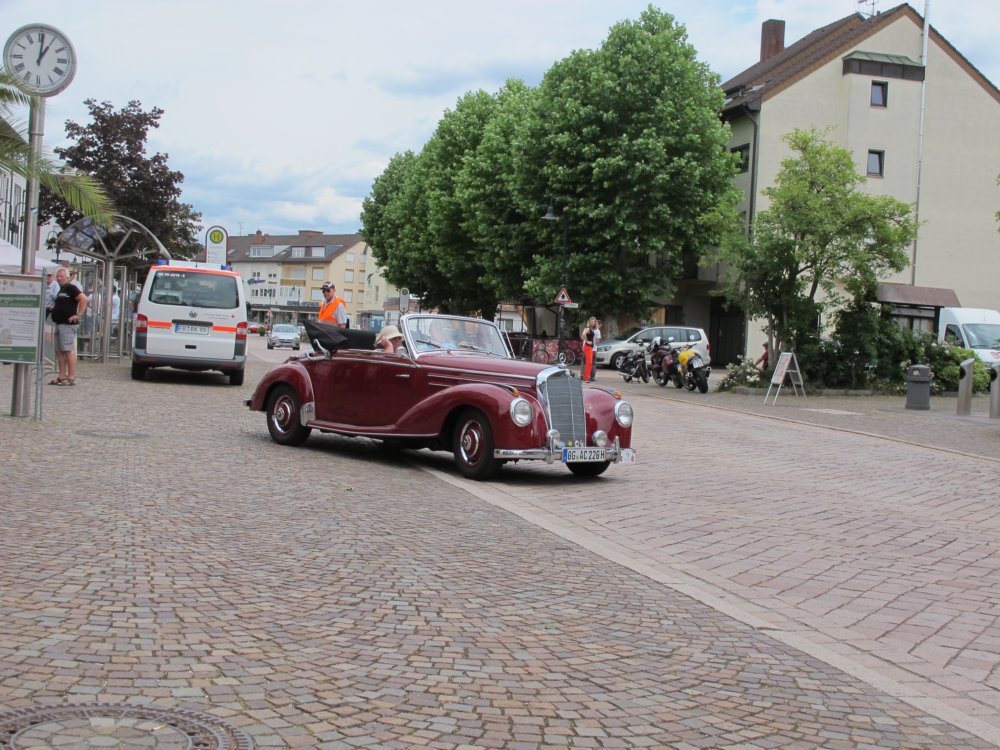 ../previews/032-Oldtimertreffen 65.JPG.medium.jpeg